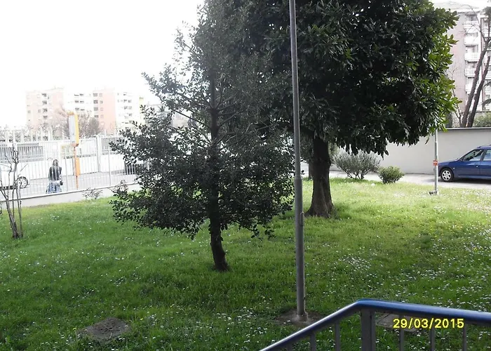 House Πανσιόν *
